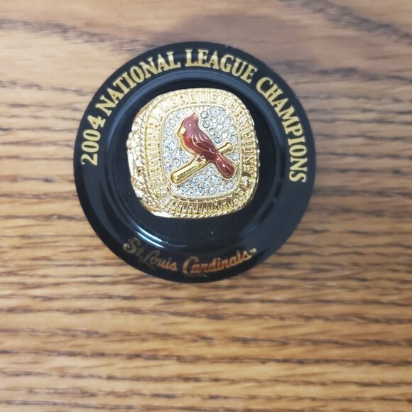 Jewelry - 2004 MLB St. Louis Cardinal National League Replica Championship Ring - Picture 2 of 6